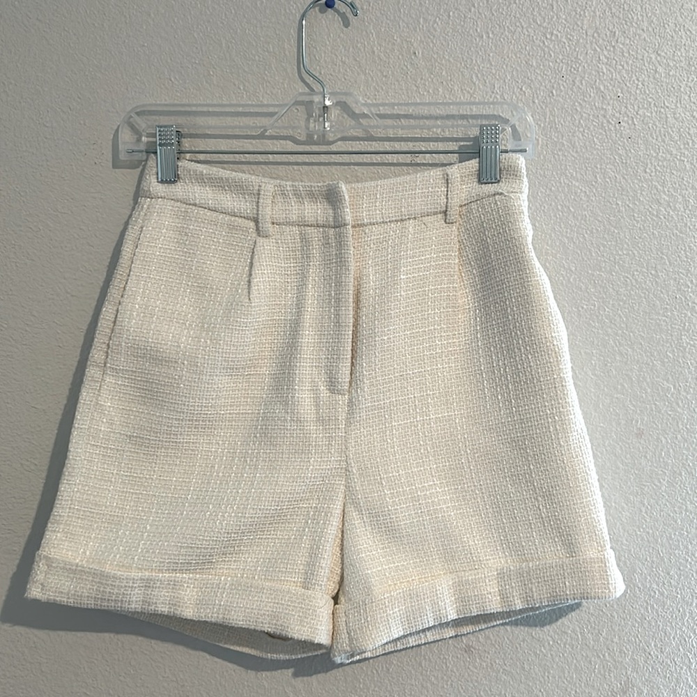 white old money forever 21 high-rise tweed shorts. new with tag